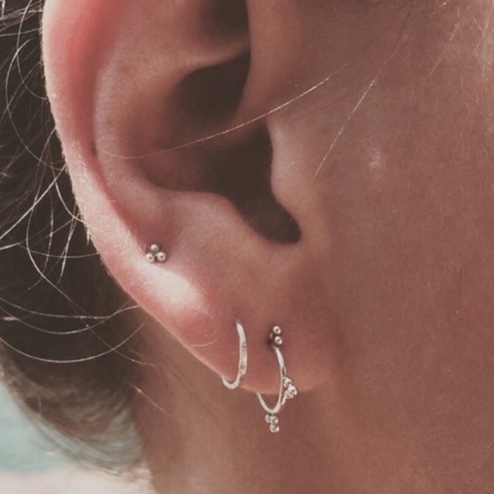 🆕 Minimalist 3 ball studded earrings!